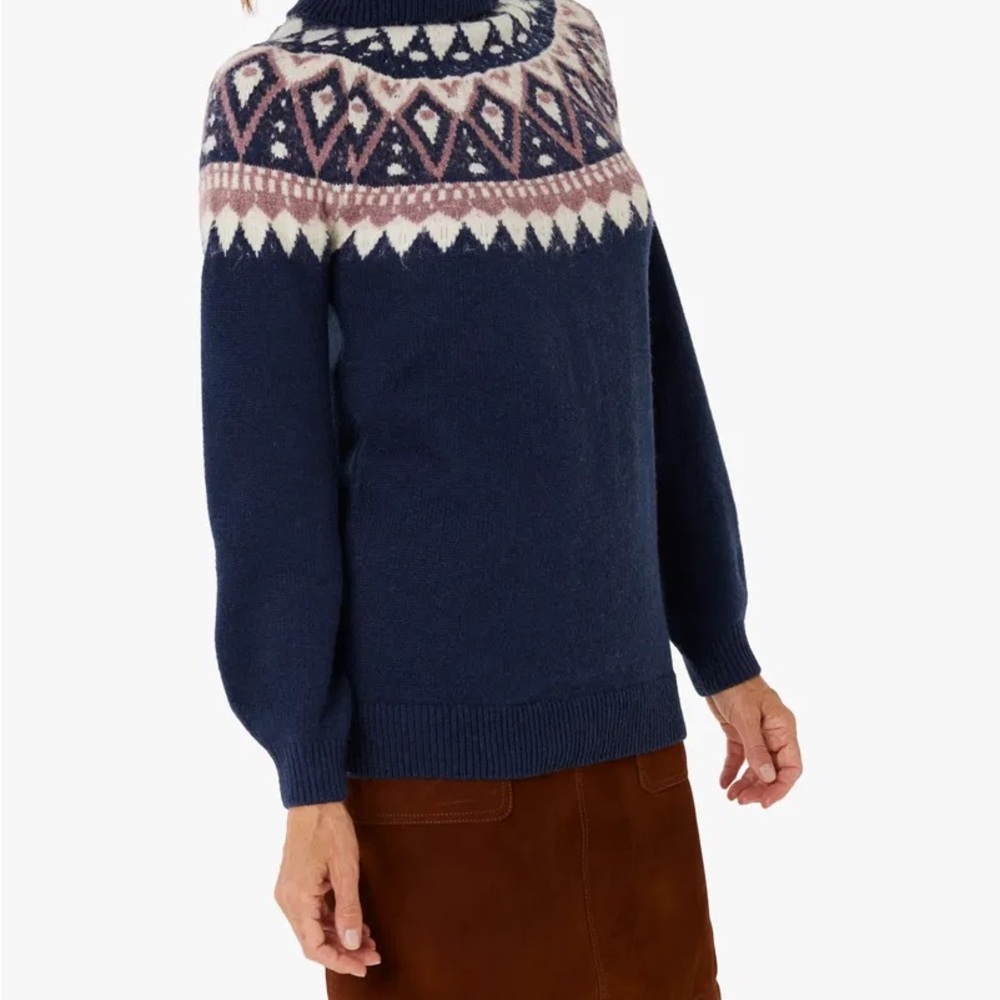 Chic Fair Isle Turtleneck Sweater in Navy